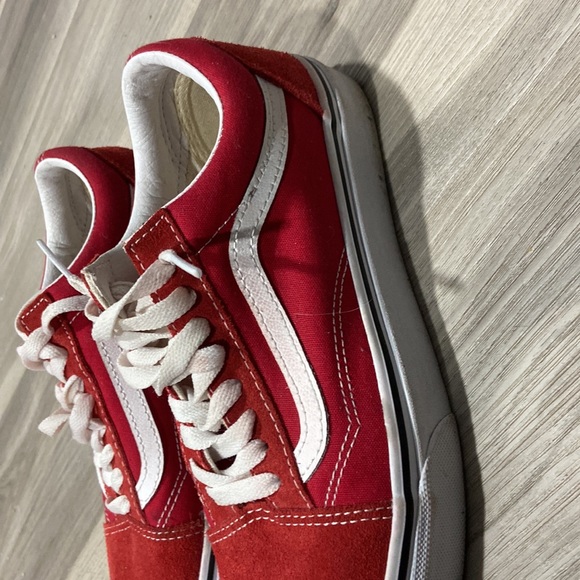 Red vans - Picture 4 of 6